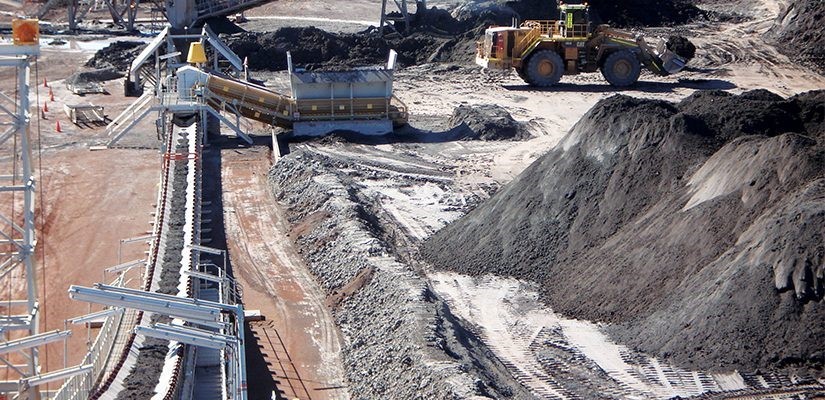 Hydraulic cylinders for bulk mining materials handling conveyor systems